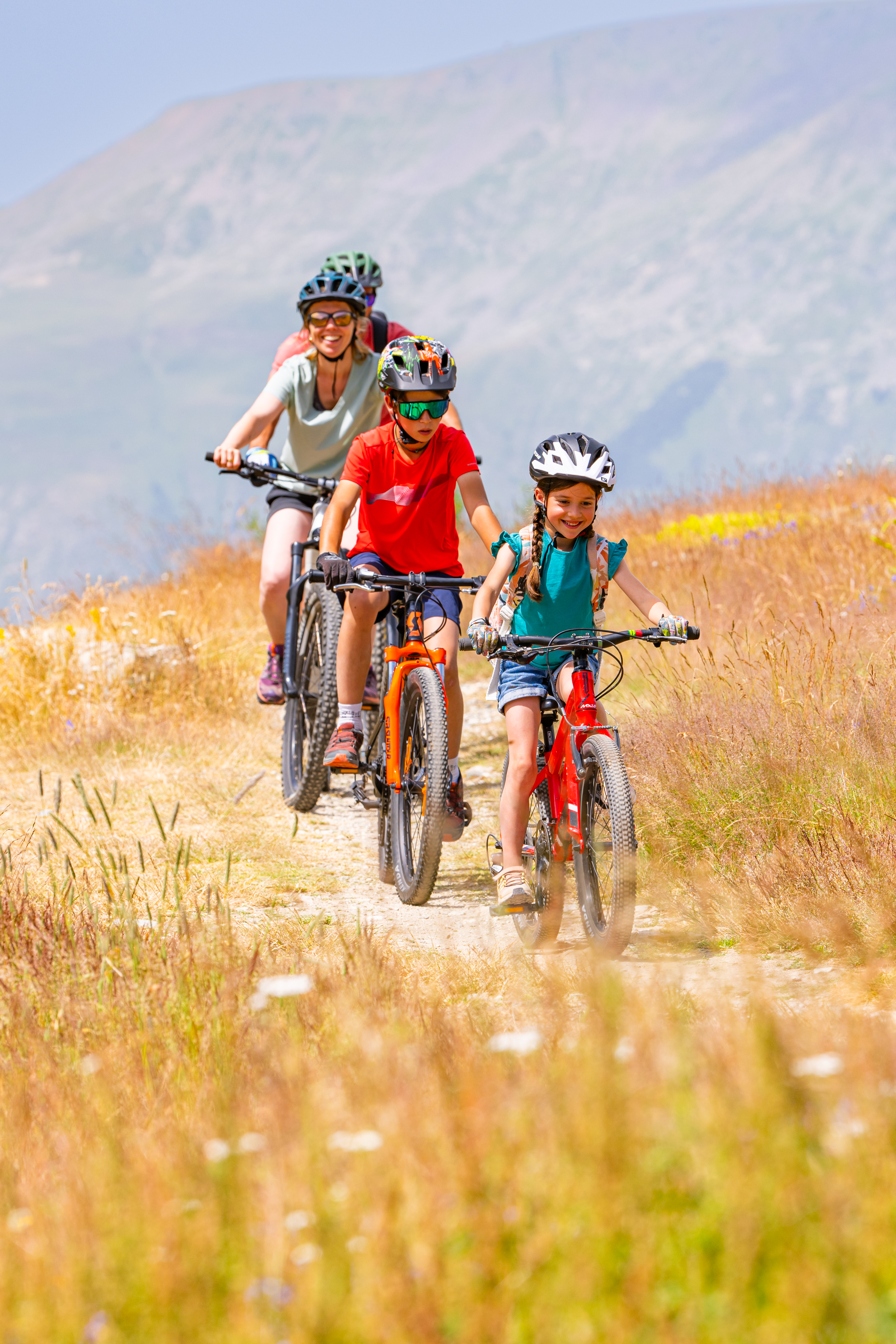 en-famille-alpe-d&apos;huez-velo