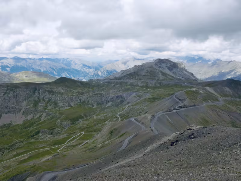Atmosfera minerale alla Cime de la Bonette