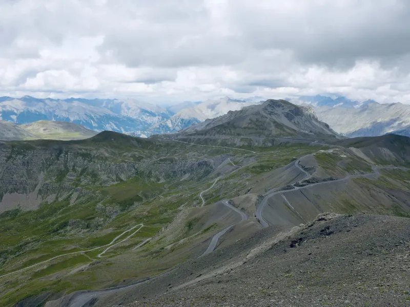 Atmosfera minerale alla Cime de la Bonette