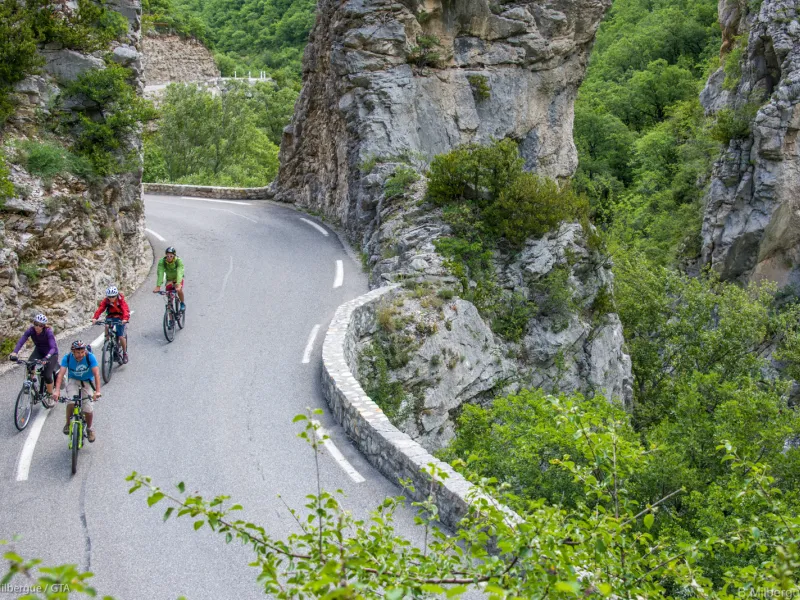 In bicicletta attraverso le Gorges de la Méouge