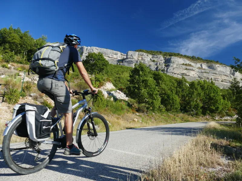 In bicicletta sulla Route des Pierres écrites