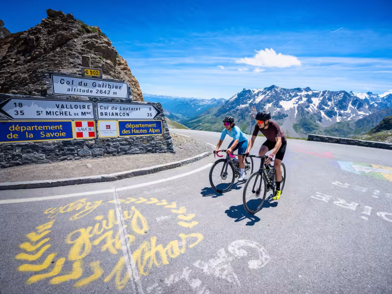 Arrivo in vetta al Col du Galibier, il graal dei ciclisti