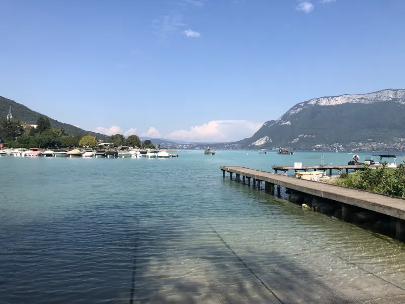 Il porto di Sevrier sul lago di Annecy