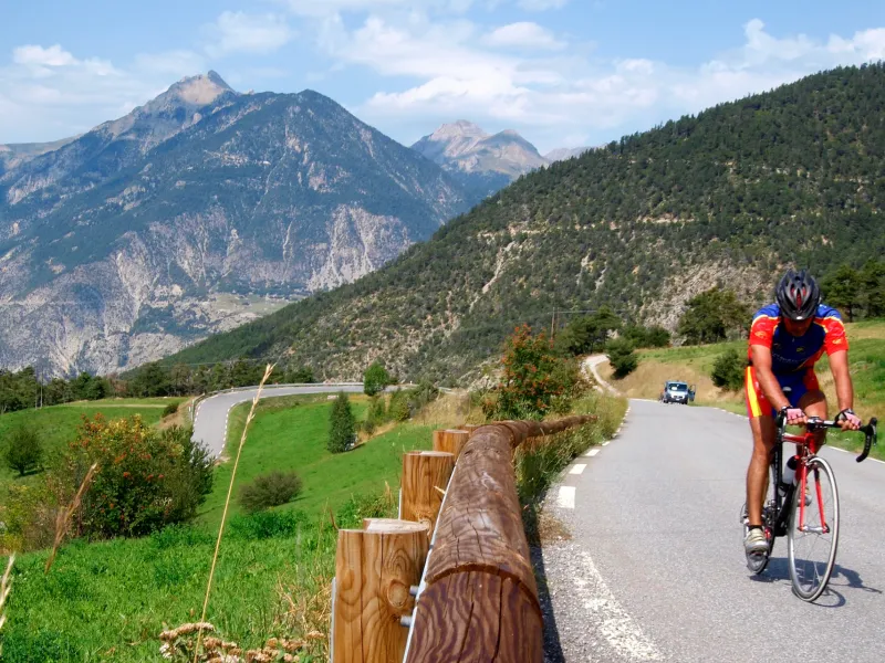 Le prime rampe sul Col de Vars