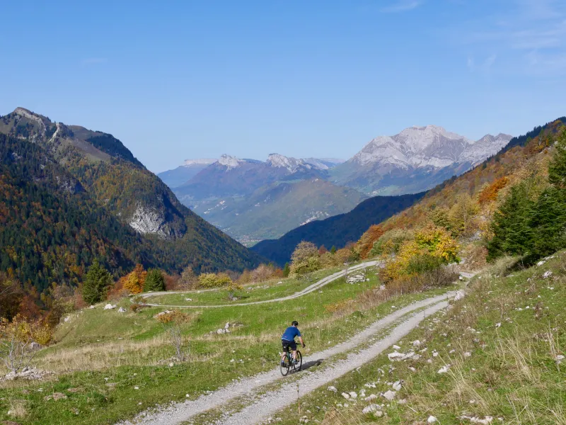 Col sur Route des Grandes Alpes Ghiaia