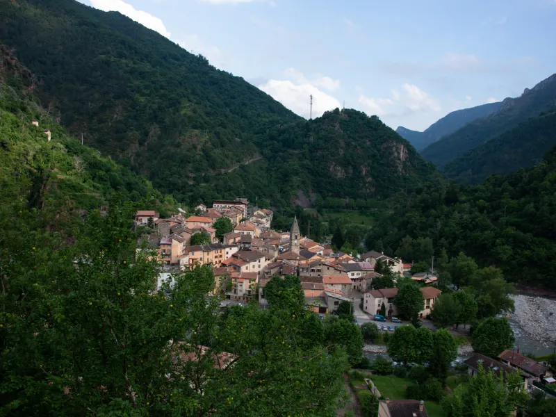 Saint-Sauveur-sur-Tinée tra i passi della Couillole e della Colmiane
