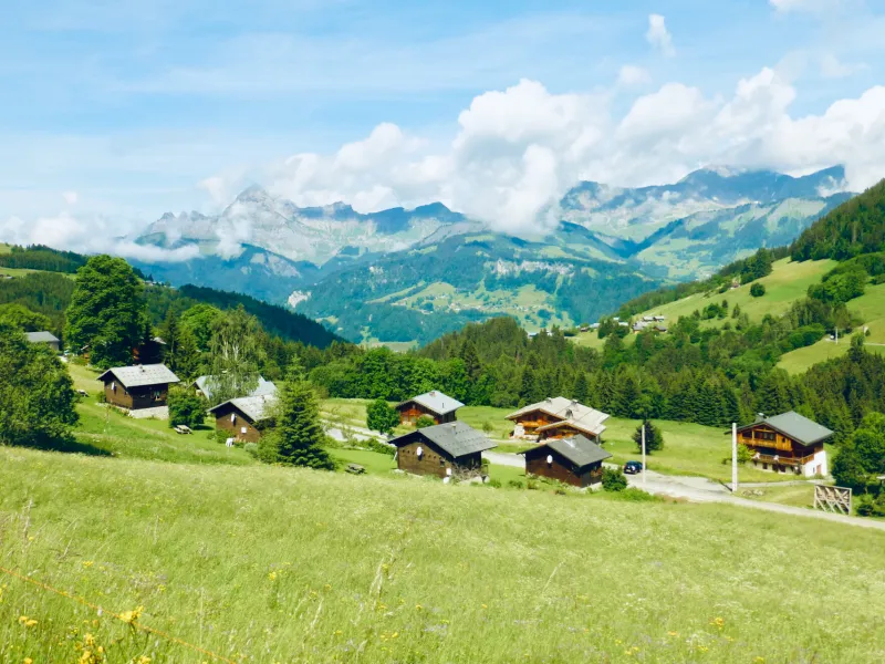 Verso il Col des Saisies dalla Val d'Arly