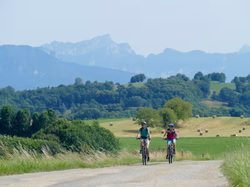 In bicicletta sulle strade dell'avampaese savoiardo