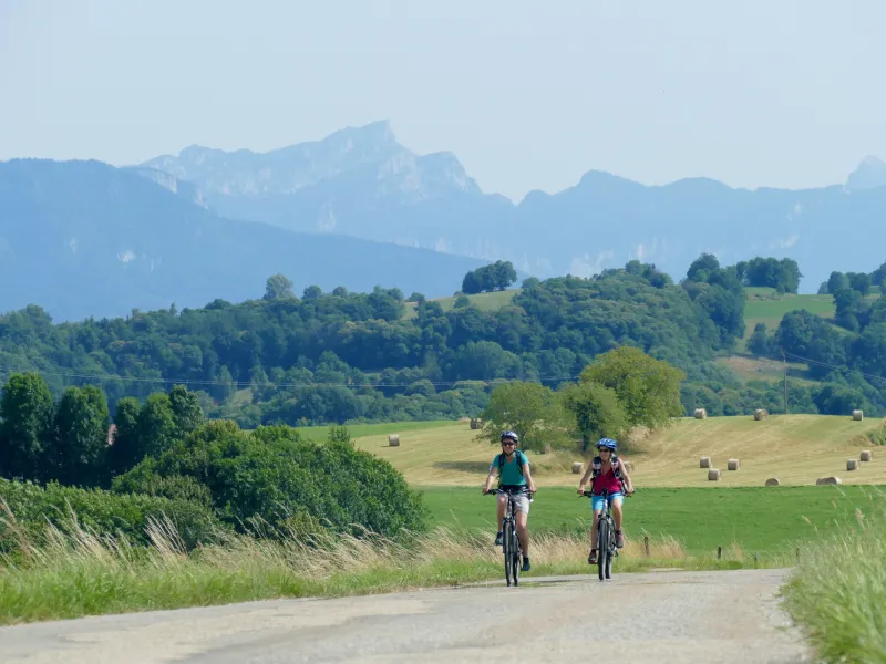 In bicicletta sulle strade dell'avampaese savoiardo