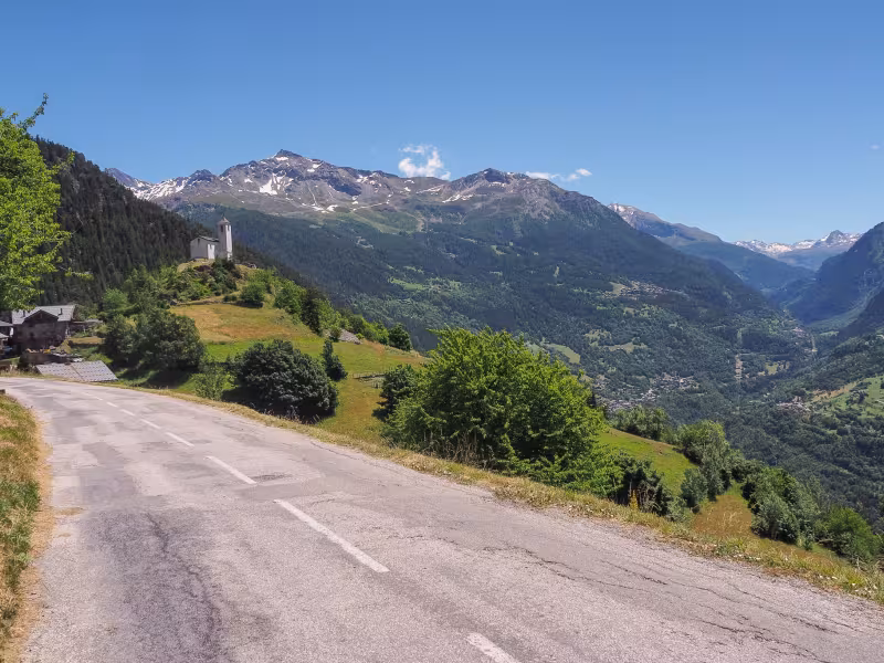Borgo sulle pendici settentrionali della valle della Tarentaise