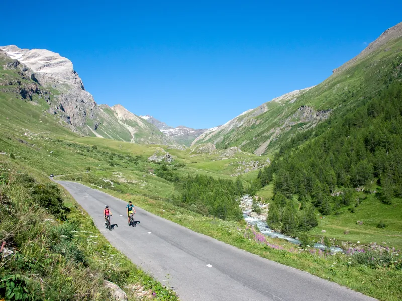 Il Pont Saint-Charles ai piedi dei primi tornanti del Col de l'Iseran