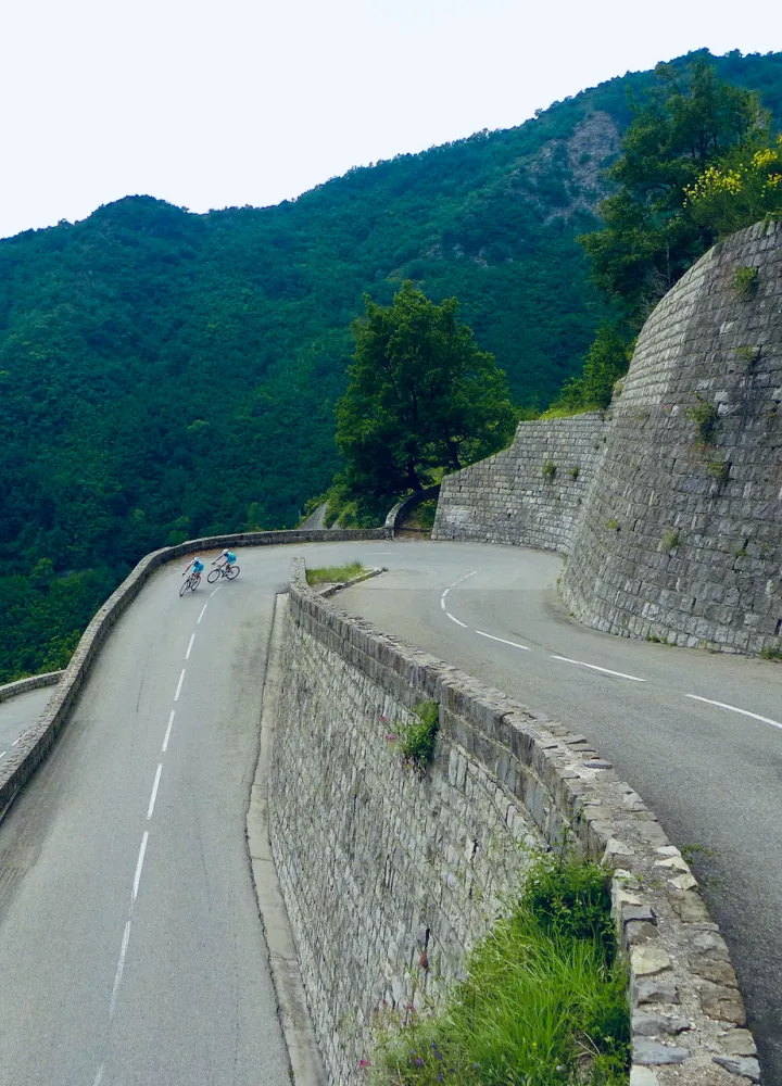 Pizzi sul versante sud del Col de Turini presso Moulinet