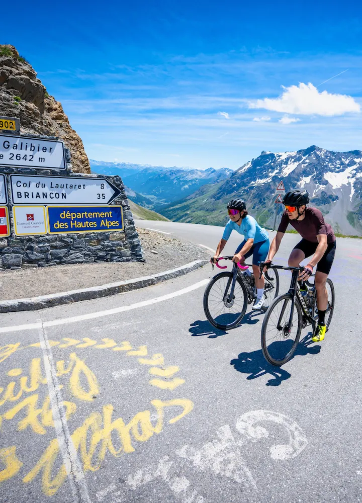Arrivo in vetta al Col du Galibier, il graal dei ciclisti