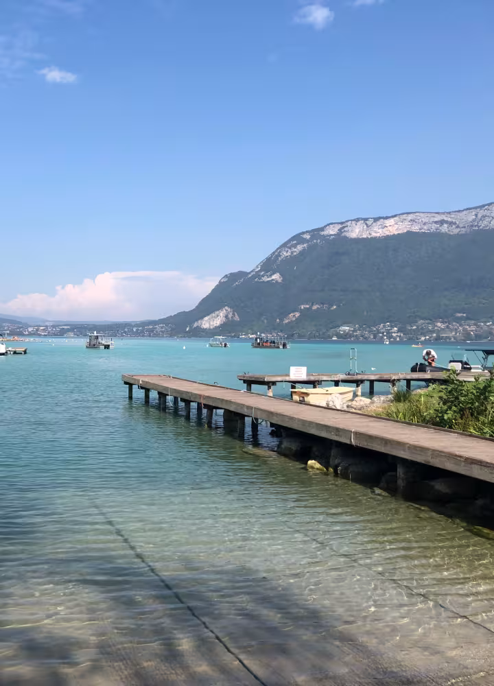 Lago di Annecy nel tratto tra Le Grand-Bornand e Beaufort-sur-Doron
