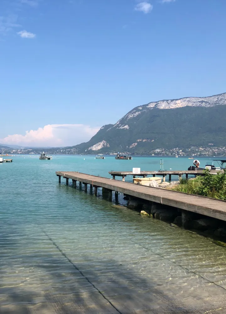 Lago di Annecy nel tratto tra Le Grand-Bornand e Beaufort-sur-Doron