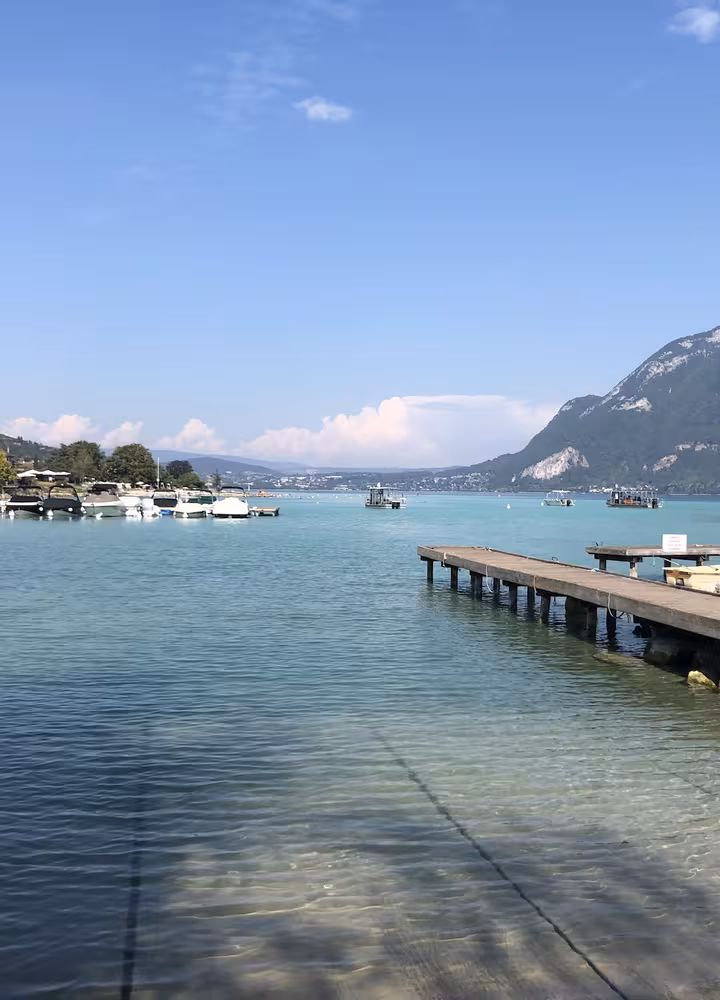 Il porto di Sevrier sul lago di Annecy