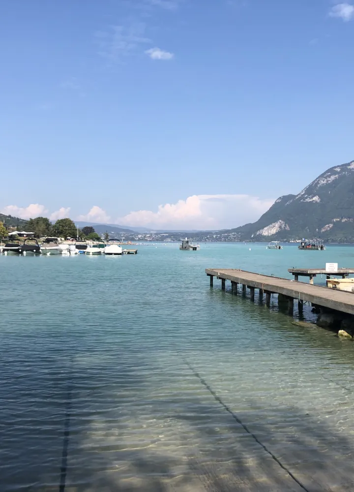 Il porto di Sevrier sul lago di Annecy