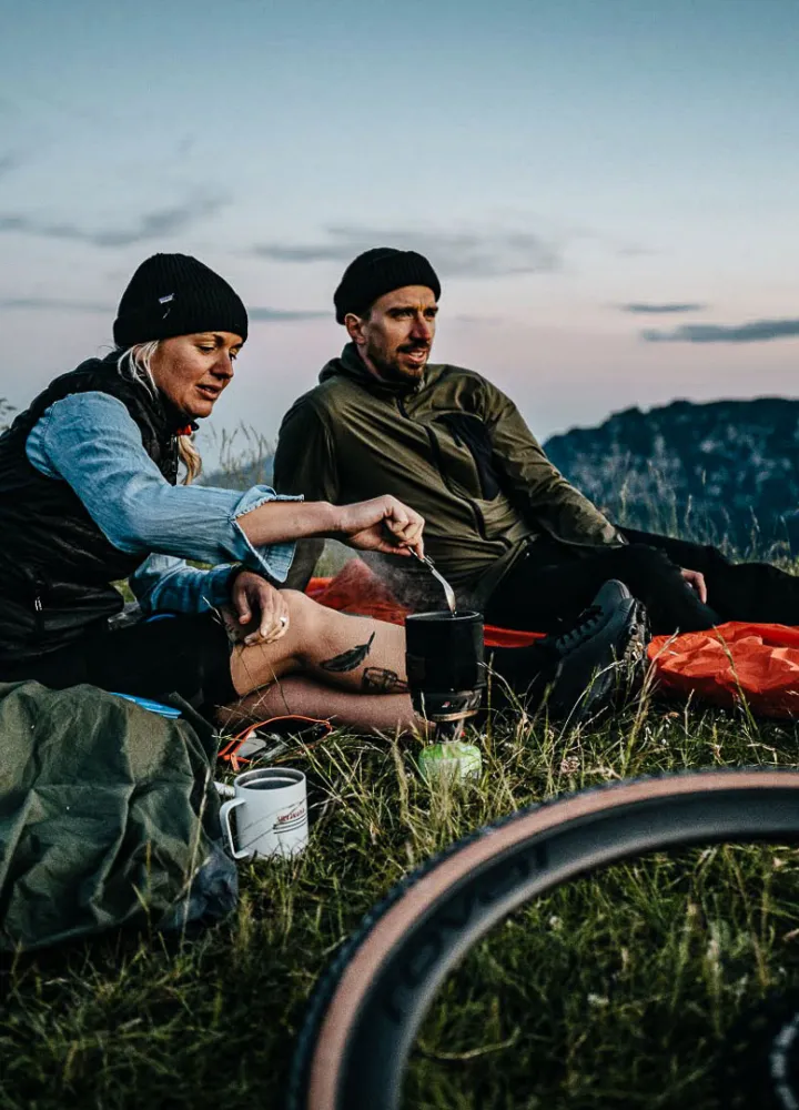 BIvouac ghiaia Route des Grandes Alpes