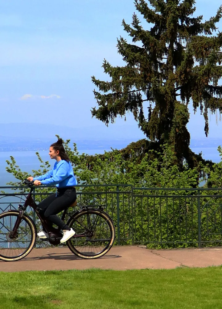 In bicicletta lungo il lago di Ginevra