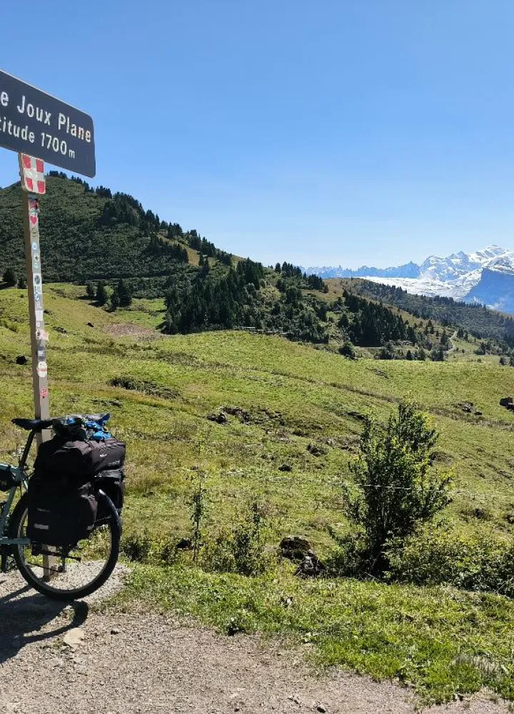 via delle grandi alpi