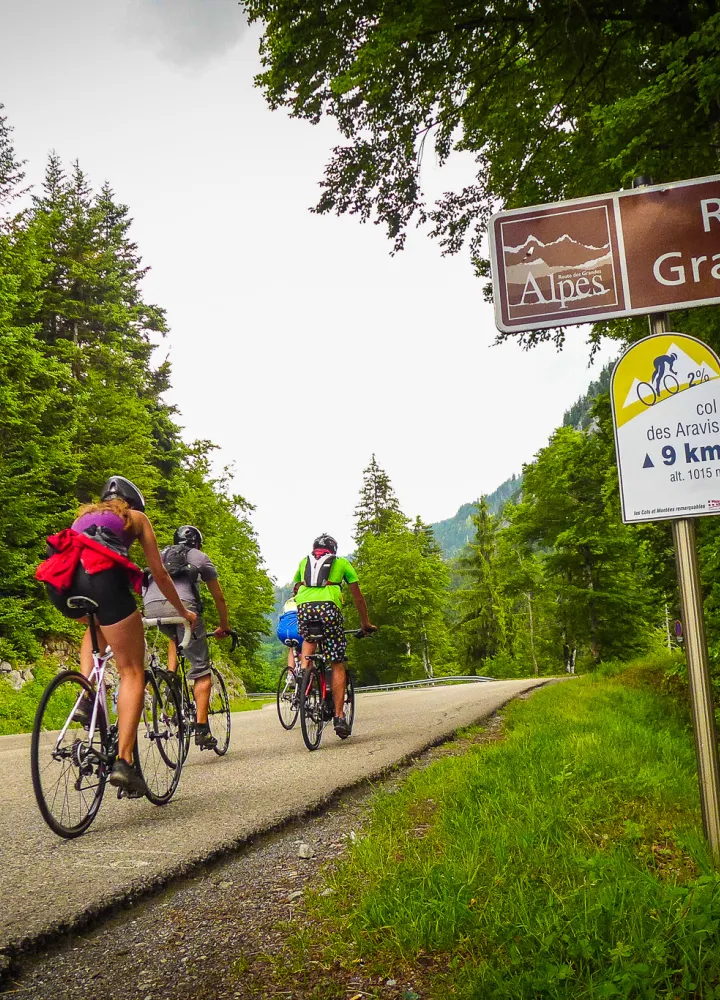 Cartello sulla Route des Grandes Alpes