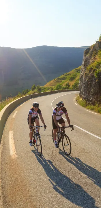 montee_de_l_Alpe_d_Huez_a_velo.jpg