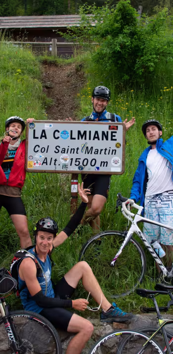 Festeggiamenti sul passo del Col Saint-Martin
