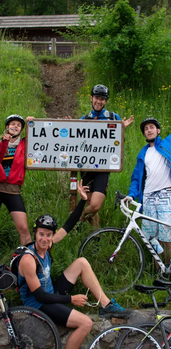 Festeggiamenti sul passo del Col Saint-Martin