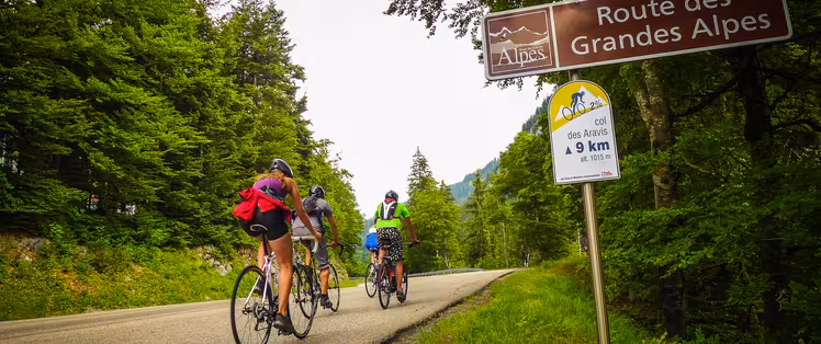 Cartello sulla Route des Grandes Alpes
