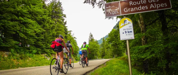 Cartello sulla Route des Grandes Alpes