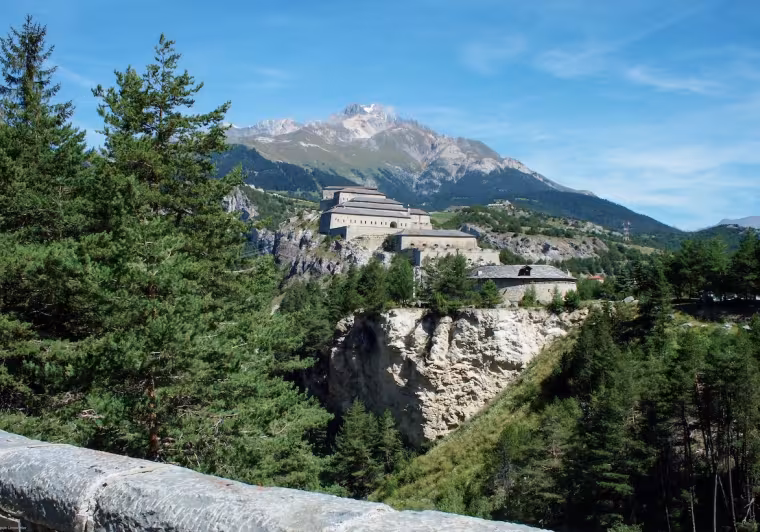 Il Forte Marie-Christine è uno dei 5 forti della barriera dell'Esseillon.
