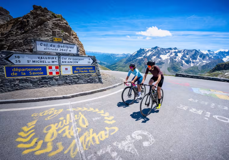 Arrivo in vetta al Col du Galibier, il graal dei ciclisti