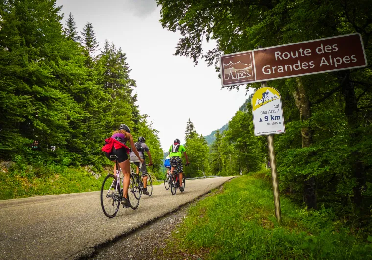 Cartello sulla Route des Grandes Alpes