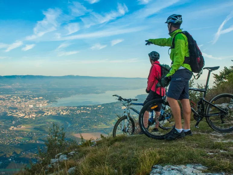 I Chemins du Soleil, in mountain bike o in ATV